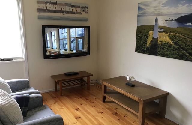 Sea La Vie - Quiet comfortable getaway.