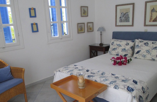 'Sea shell' a jewel in plaka , Naxos