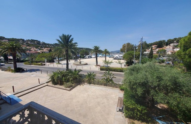 Sea view, 3 bedrooms, internet, air conditioning and private parking