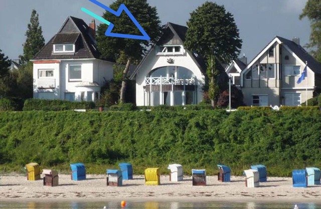 Sea view and beach on the doorstep: Ostsee-Strandvilla Schilksee, ground floor apartment