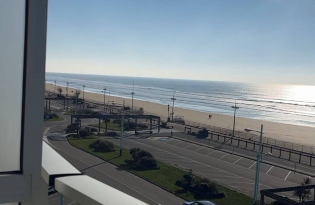 Sea view apartment (balcony)