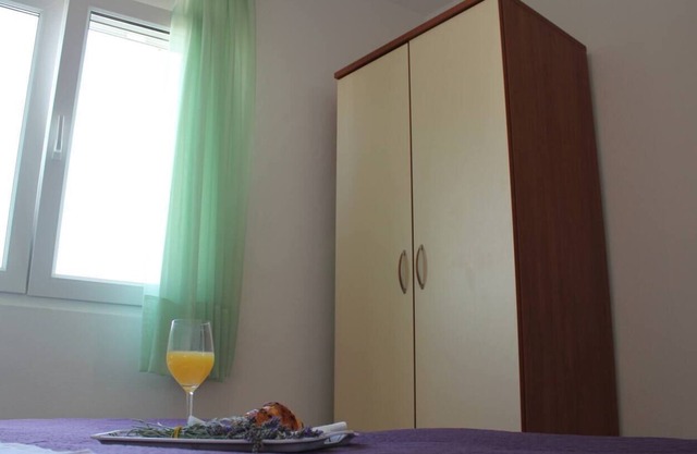 Sea View Apartment Ruza, sleeps 4