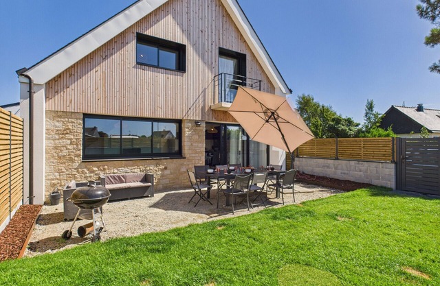 Sea view – 500m from the beach – House for 10