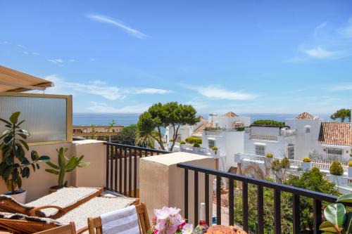 SEA VIEW STUDIO I penthouse, beach front urbanization Romana Playa Elviria