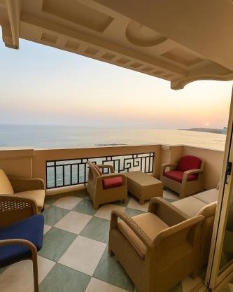 Sea View three bed room High Floor fully AC free WI-FI and parking