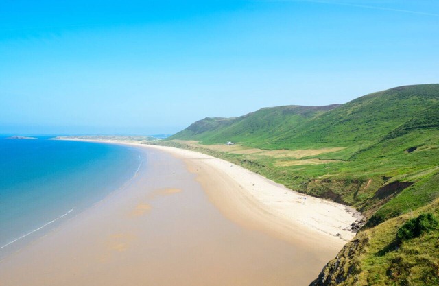 Sea View - Three Bedroom House, Sleeps 5