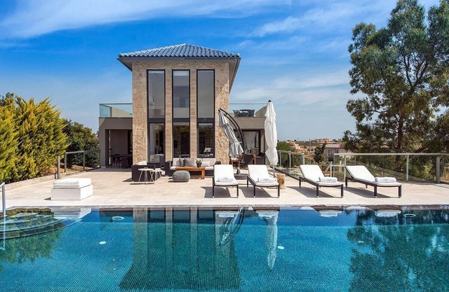Sea View villa with a heated pool