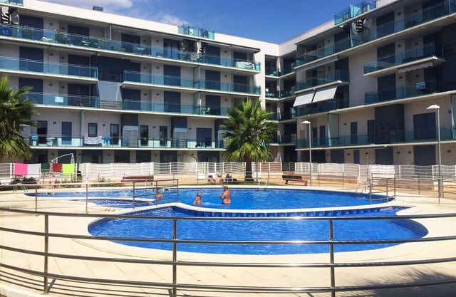 SEA VIEWS, POOL
