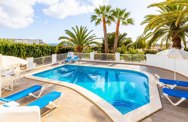 Sea views villa with Air Conditioning, close to the beach, private pool and free WIFI