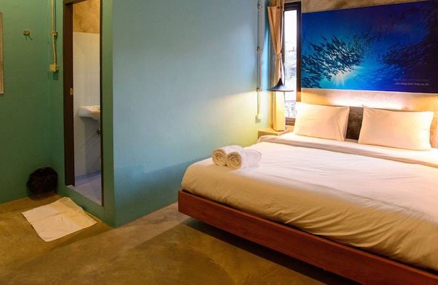 Seabox Khaolak Hostel