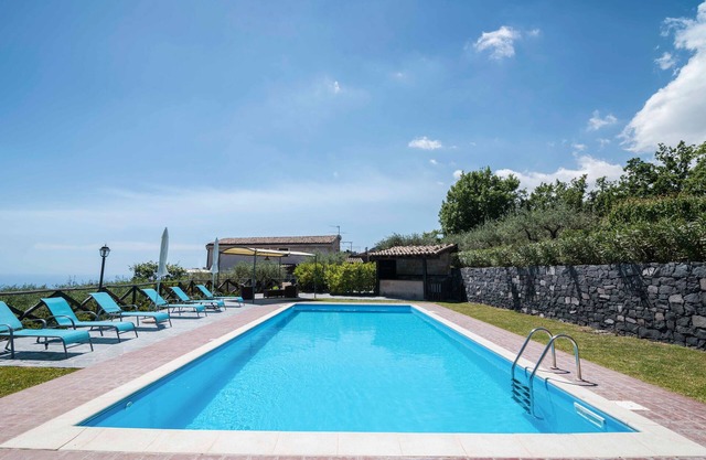 Seacily Pool View and 3 Ensuite Bathrooms