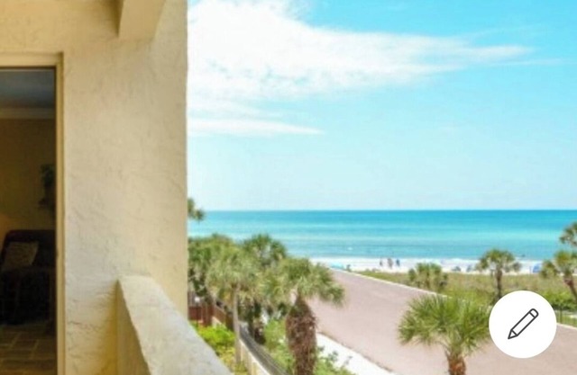 Seacresent condo siesta key