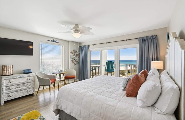 SeaCrest 501A - Beachfront Studio Free Seasonal Beach Service