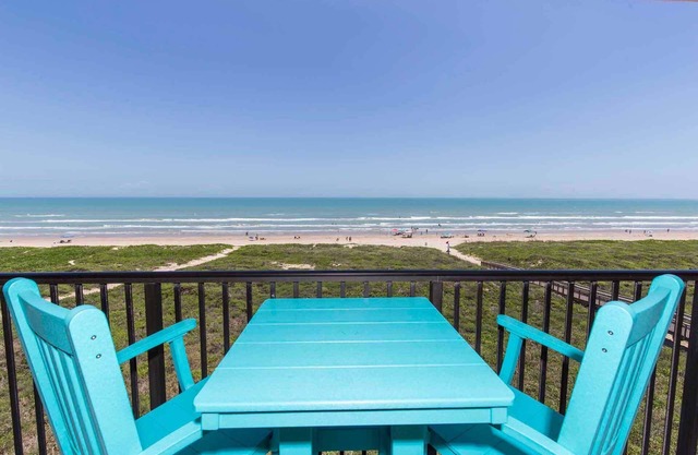Seagull 502 - Charming Beachfront Condo w/ Endless Ocean Views, Pool, Spa, Washer & Dryer