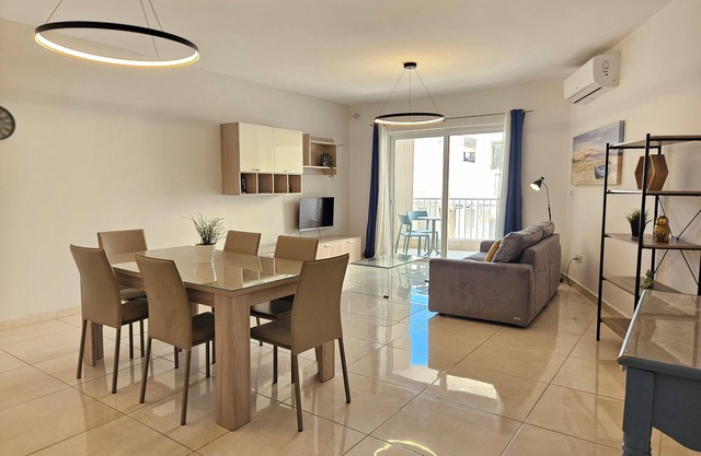 Sealine Apartment by Seastays.
