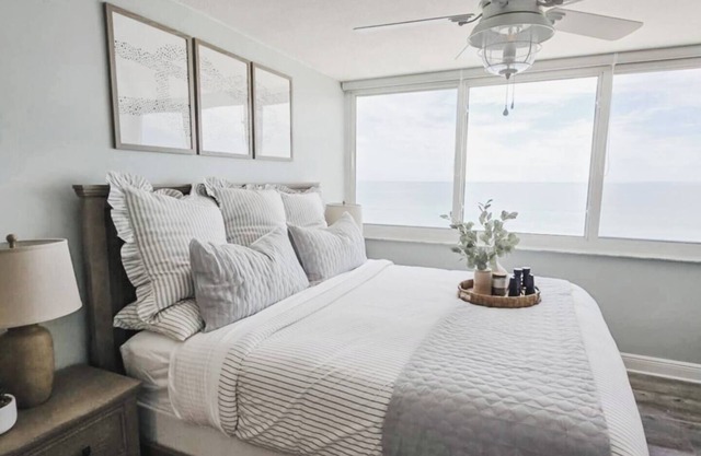Seasalt Shores Oceanfront Condo - Heated Saltwater Pool Incredible Sunrises
