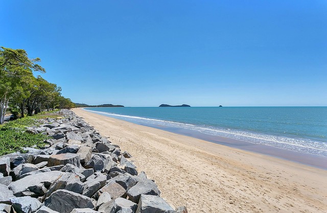 Seascape Luxury Beachfront Holiday House
