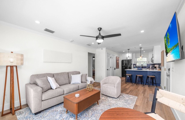Seashells of Sanibel Unit 38- Bright 2-Bedroom Condo Steps from the Sand & Pool