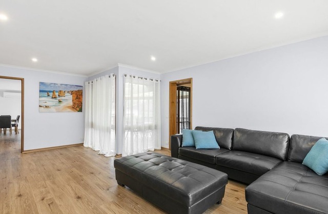 SEASIDE AT AIREYS - FOXTEL & LINEN *NEW PROPERTY 2019*