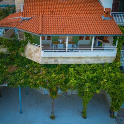 Seaside holiday house Pisak, Omis - 22862