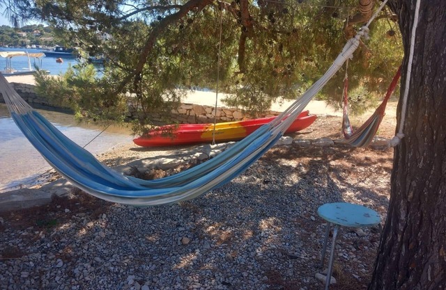 Seaside house for families with children Skrivena Luka, Lastovo (K-24059)