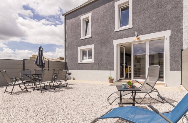 Seaside house with private courtyard and modern amenities