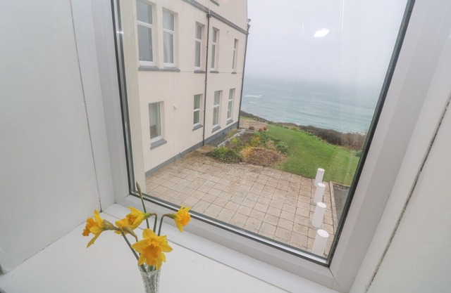 Seaview, COVERACK