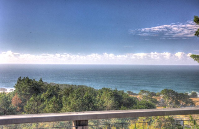 Seaward Bliss ★ Private Hillside Retreat