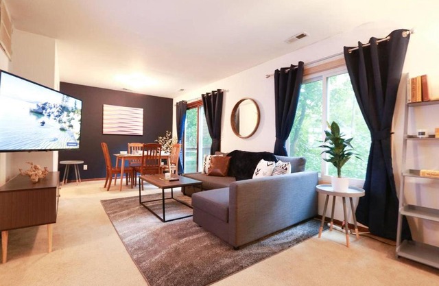 Secluded 2BR Loft - Minutes from Downtown AA!