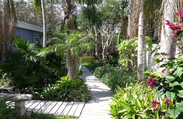 Secluded Cottage in Tropical Oasis