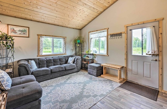 Secluded Kenai Peninsula Cottage in Ninilchik