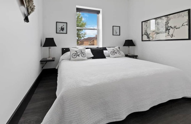 Secluded Simcoe St. Treasure (91600)