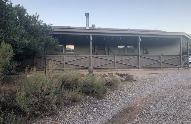 Secluded w/views 4BD 2BA on 1 acre with trees. Pet friendly no size limit!