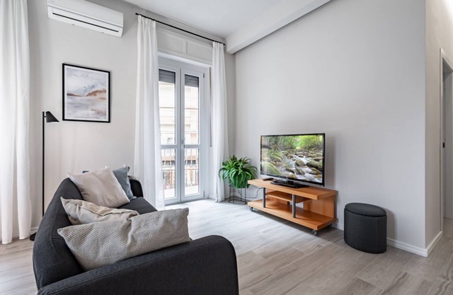 Second Arò Asti Modern Appt x4 with Balcony