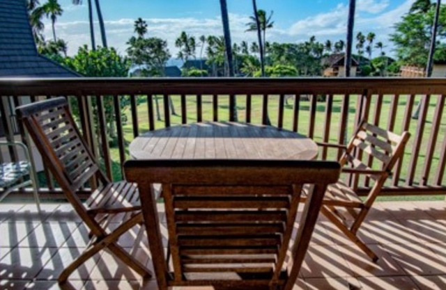 Second-Floor Condo w/ Ocean View, Lanai, WiFi, Shared Pool/Grills/Beach Access!