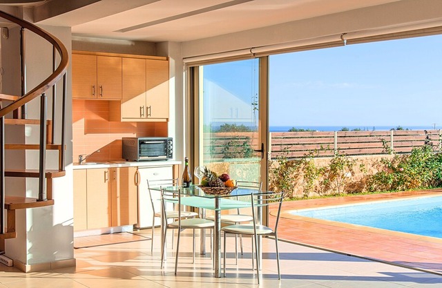Secret Escape Villa with Heated Pool and Jacuzzi
