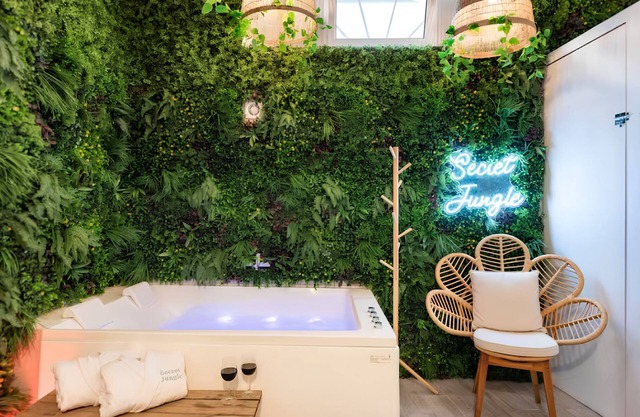 Secret Jungle, romantic suite balnéo & home cinema