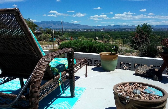 Secure carport, amazing Views and Reviews! Private suite with patio.