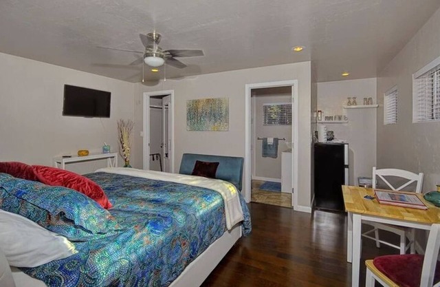 Sedona Inspired Studio Suite with Hot Tub