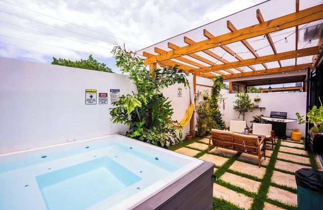SelfCheck 3 BED PRIVATE Jaccuzzi 3ba Downtown PUNTA CANA 10 min!PUJ airport