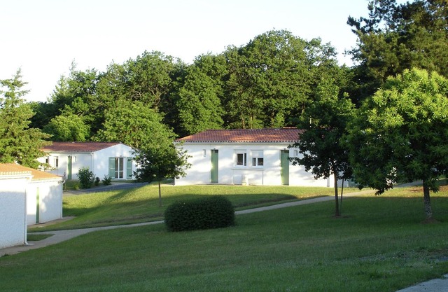 Semi-detached bungalow with microwave, in the great Vendée