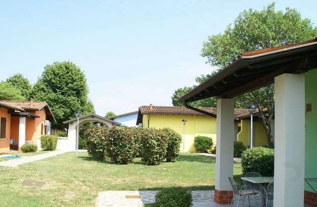 Semi-detached bungalow with AC just 3,5 km. from Sirmione