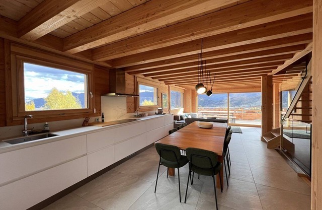 Semi-detached chalet near the slopes with sauna