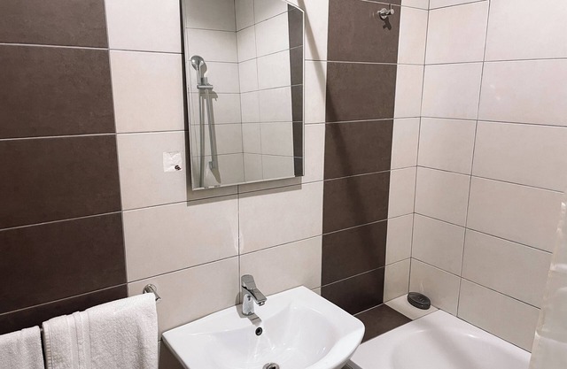 Serene 2BR at Ridge, Wi-Fi/DSTV