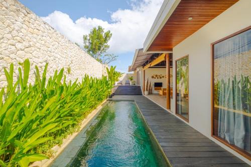 Serene 2BR Family Pool Villa, 8Min Padang2 Beach