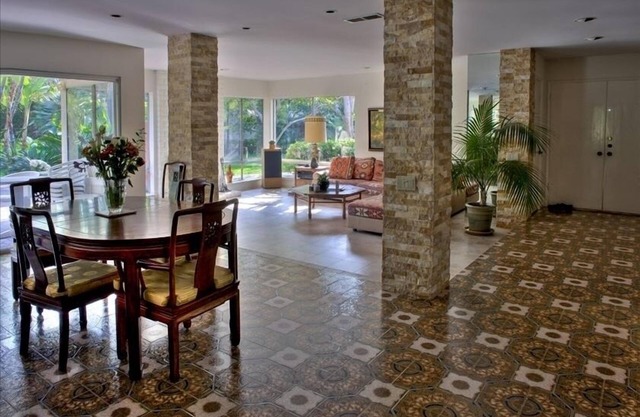 Serene and Large 3bd 2BA Midcentury Modern Home