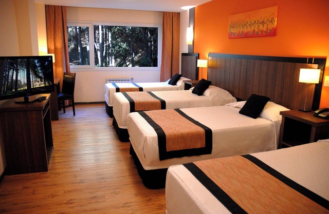 Serene Retreat with Mountain Views & Fitness Center Near Downtown Bariloche