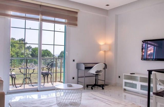 Serene Flat w Sea and Nature View in Kusadasi