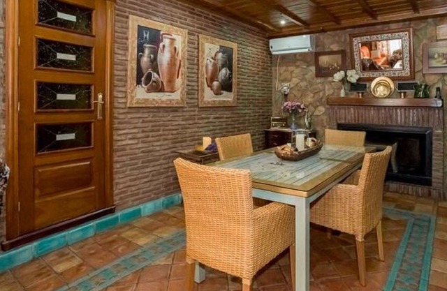 Serene Holiday Home in Padul with Swimming Pool