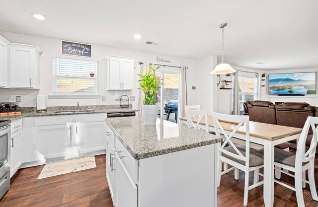 Serene Modern Style Home in Pendleton-Clemson South Carolina